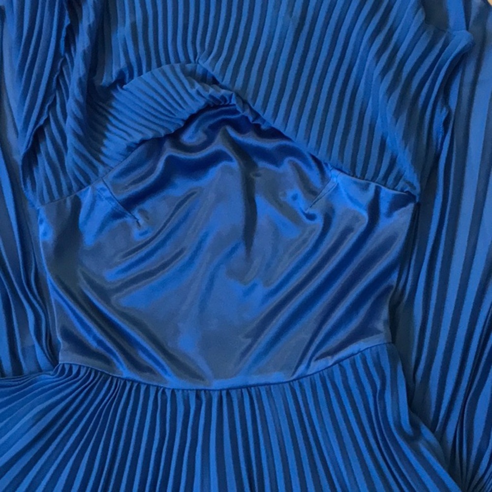 LAUNDRY BY SHELLI SEIGAL PLEATED COCKTAIL DRESS - Picture 4 of 6
